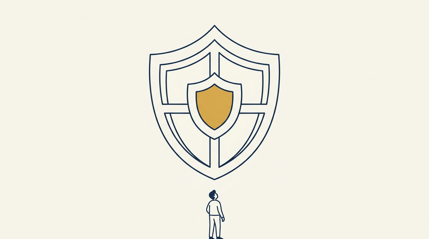 Uma pequena figura diante de um grande escudo de verificação azul-escuro com emblema dourado sobre fundo marfim.