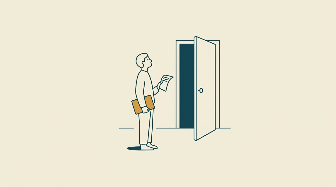 Stiliserad figur i profil håller ett manuskript och blickar mot en öppen dörr på ljus, minimalistisk bakgrund.
